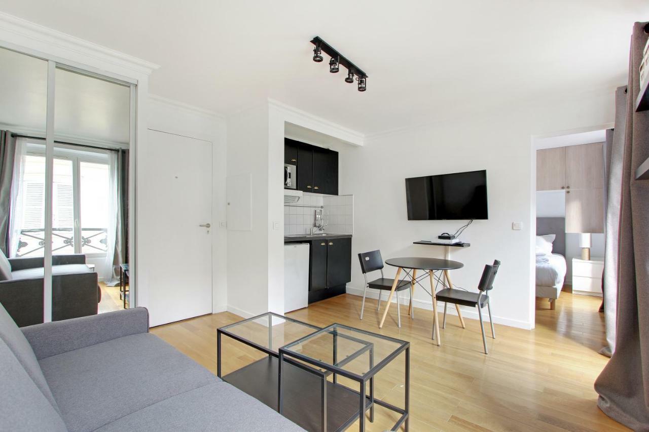 Pick A Flat'S Apartments In Batignolles - Rue Biot Париж Екстериор снимка